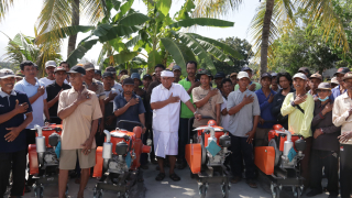 Pemkab Jembrana Salurkan Bantuan Alsintan atasi persoalan air petani