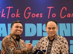 Menkominfo Gelar TikTok Goes To Campus, Ajak Masyarakat Waspada Hoaks pada Pilkada 2024