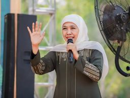 Khofifah Resmikan Maskot IPNU dan Kick Off Hari Santri Nasional di Pamekasan