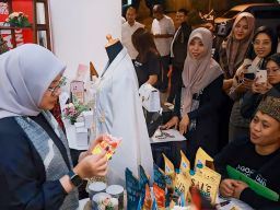 Feri Anwar Sukses Bangkit dari Keterpurukan dengan Usaha Makanan Ringan Seafood Pawonkoe