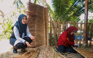 Pariwisata Banyuwangi Dorong Pertumbuhan Usaha Atap Ilalang Tradisional