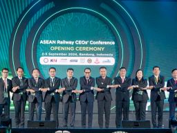 Menhub Budi Karya Buka ASEAN Railway CEO Conference ke 44 di Bandung