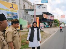 Bupati Banyuwangi Ipuk Fiestiandani Tinjau Pembangunan Jalan di Kecamatan Bangorejo