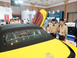 GIIAS Bandung 2024 Resmi Dibuka, Ratusan Pelajar SMK Dapat Edukasi Teknologi Otomotif
