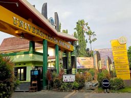 Jelang Wisuda 28 September 2024, Unitomo Bekali Calon Wisudawan dengan Materi Personal Branding