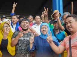 Kampanye di Lamongan, Khofifah Disambut Antusias Nelayan dan Buruh TPI Brondong