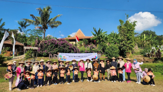 Srikandi PLN UP2B Jateng dan Yogyakarta Edukasi Anak-anak RA Masyithoh di Desa Wisata Lerep