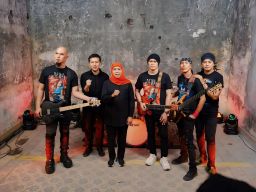 Kampanye Pilgub Jatim, Khofifah Indar Parawansa Syuting Video Klip Bersama Dewa 19