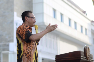 Pameran Seni Rupa 'Sengkuni 6' Unesa Angkat Karya Seniman Lokal dan Internasional