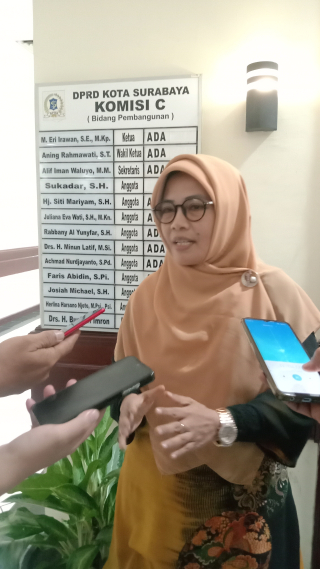 Warga Apartemen Bale Hinggil Surabaya Protes Kenaikan Biaya Layanan dan Pemutusan Akses.