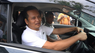 Realisasikan Janji Kampanye, Kembang - Ipat Luncurkan Mobil Antar-Jemput Pasien Rawat Jalan