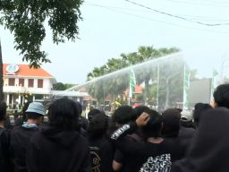 Jurnalis Rama Indra Laporkan Dugaan Kekerasan Aparat Saat Demo UU TNI ke Polda Jatim