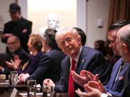 Tarif Baru Donald Trump Resmi Berlaku ke 60 Negara Termasuk Indonesia, China Jadi 104%