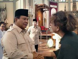 Presiden Prabowo Melayat Uskup Emeritus Petrus Turang di Katedral Jakarta