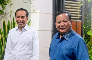 Prabowo Tunjuk Jokowi Wakili RI di Pemakaman Paus Fransiskus Menuai Pro Kontra