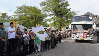 Puluhan Jemaah Haji Jembrana Diberangkatkan Menuju Mekkah