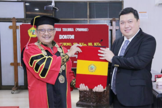 Ketua Umum PKPI, Albert Riyadi Suwono Dikukuhkan Sebagai Doktor Ilmu Hukum