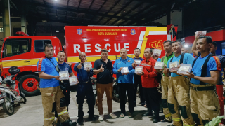 4.000 Paket Daging Kurban dari Cak YeBe, Wartawan hingga Petugas Damkar Dapat Bagian