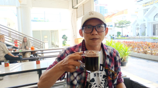 Pencoretan Bansos Beras: Lansia dan Disabilitas Surabaya Terjepit, Mana Kesejahteraan HUT ke-80 RI?