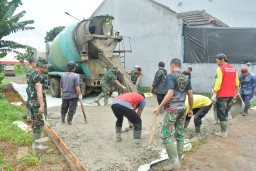 Progres 69 Persen, Satgas TMMD Ke-127 Kebutan Pengerasan Jalan GDC Gardenia