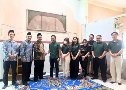 Lamora Kota Lama Surabaya Revitalisasi Perpustakaan Sekolah, Perkuat Budaya Literasi Pelajar