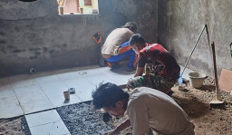 Gotong Royong TNI dan Warga di TMMD H+20 Percepat Pembangunan Rumah LayaK