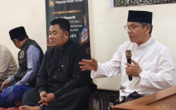Nur Alesha Travel Hadir di Surabaya, KH Mujahid Anshori Tekankan Bisnis sebagai Jalan Ibadah