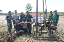 Wadan Satgas TMMD Reguler ke-128 Tinjau Pembangunan Sumur Bor untuk Lahan Pertanian, Pastikan Ketersediaan Air bagi Peta