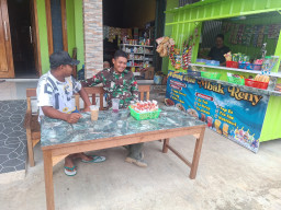 Komsos Humanis Satgas TMMD 128 "Ngopi Santai, Pererat Kedekatan dengan Warga