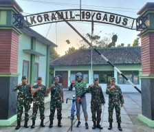 Gowes Pagi Dansatgas TMMD, Susuri Koramil Hingga Tinjau Pembangunan Tugu Prasasti Desa Godo