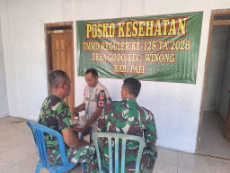 Tim Kesehatan  TMMD Reguler Ke-128 Kodim Pati Siaga Layani Satgas dan Warga Desa Godo