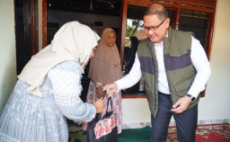 Kadindik Jatim Aries Agung Paewai Tinjau Rumah Tenaga Kependidikan Penerima Bedah Rumah Hardiknas 2026 di Ngawi ‎