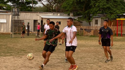 Momen Kebersamaan Satgas TMMD Kodim Pati Saat Bermain Sepakbola