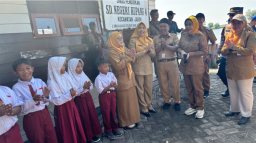 Wabup Sidoarjo Tinjau Sekolah Pesisir Jabon, Rehabilitasi Dipercepat dan MBG Segera Disalurkan