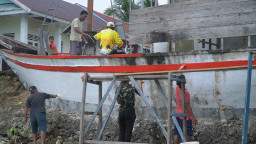 Pengecatan Fasilitas Umum Jadi Sasaran TMMD Ke-129 Kodim 1311/Morowali