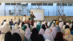 Danramil Sukolilo Tanamkan Jiwa Nasionalisme kepada 200 Siswa Baru SMKN 10 Surabaya