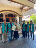 LKNU MWC NU Gunung Anyar dan Klinik Paradise Bagikan Hadiah kepada Jamaah Bhakti Subuh, Wujudkan Pelayanan Kesehatan unt