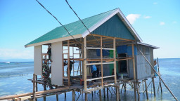 Renovasi RTLH Milik Ibu Syamsiah di Desa Umbele Masuki Tahap Pemasangan Kalsiboard Dinding