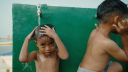 Senyum Bahagia Anak-Anak Umbele, Kini Bisa Mandi dengan Lebih Nyaman