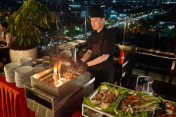 Sunset BBQ dari Rooftop, Cara Baru Menikmati Senja di Surabaya