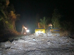 Satgas TMMD Ke-129 Kodim 1311/Morowali Lembur Malam Kejar Penyelesaian Pembukaan Jalan