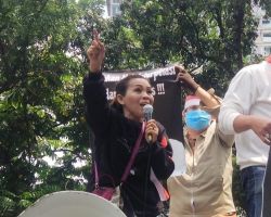 Sekelompok Orang Gelar Demo di DPRD DKI, Tuntut Gelaran Formula E Anies Baswedan