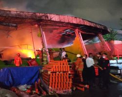 Kebakaran Gudang di Sunter Agung Kakarta Utara, 23 Unit Damkar dan 100 Orang Dikerahkan