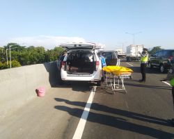 Pengemudi Toyota Innova Mendadak Tewas di Dekat Gerbang Tol Joglo 2, Jakarta Barat