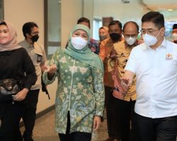 Konsisten Dorong Laju Perdagangan, Khofifah Diganjar Penghargaan Kadin