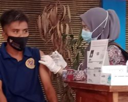 Vaksinasi ke 2 Puskesmas Robatal Diserbu Kartar