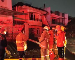 Sebuah Rumah di Jakarta Utara Terbakar, 15 Unit Damkar dan 75 personel Dikerahkan