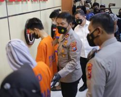 Ancam Nasabah, Polda Jatim Ringkus 13 Pelaku Pinjol di Surabaya