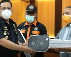 Bea Cukai Tanjung Perak Hibahkan 3 Mobil Pemadam Kebakaran 