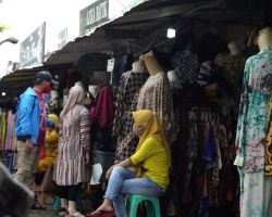 Larang Mudik, Ganjar Dorong Pedagang Oleh-oleh Berdagang Secara daring